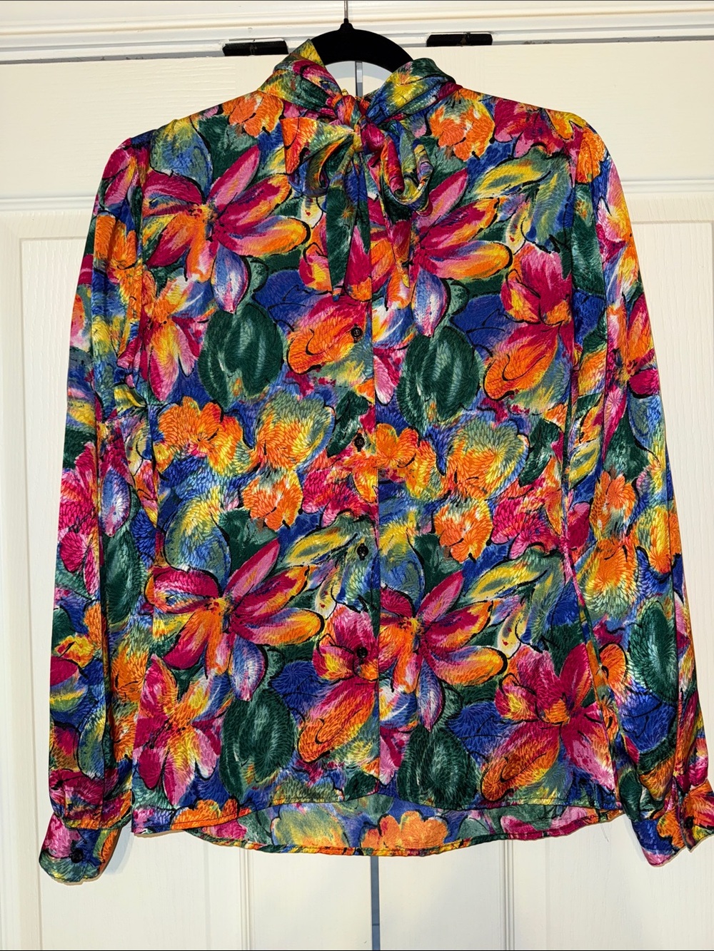 Vintage Floral Tie-Neck Long Sleeve Blouse with pleats